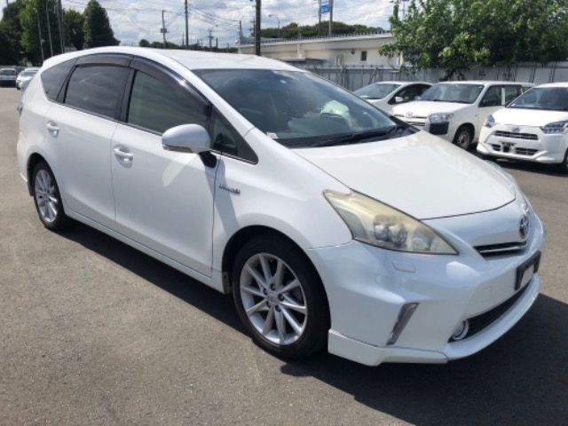 764 Toyota Prius alpha ZVW41W 2012 г. (ARAI Oyama)